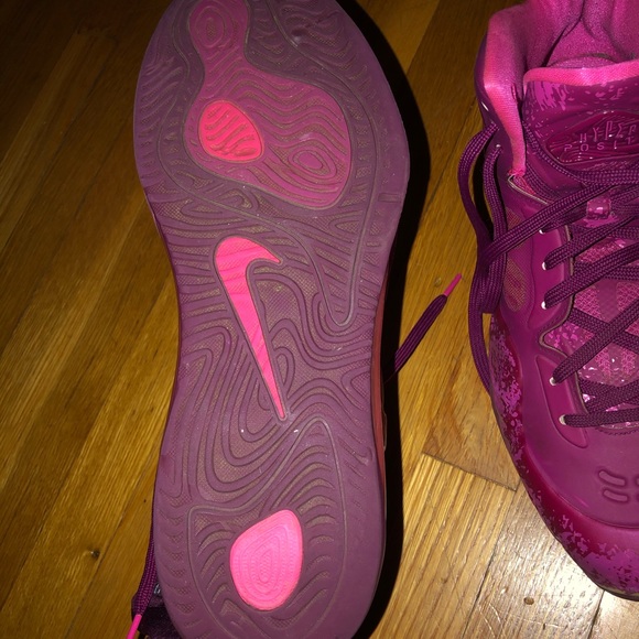 Nike pink hyperposite - Picture 7 of 11